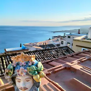https://taormina-city-center-apartments.taorminaitalyhotels.com