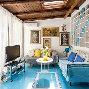 https://splendida-casa-a-taormina.taorminaitalyhotels.com
